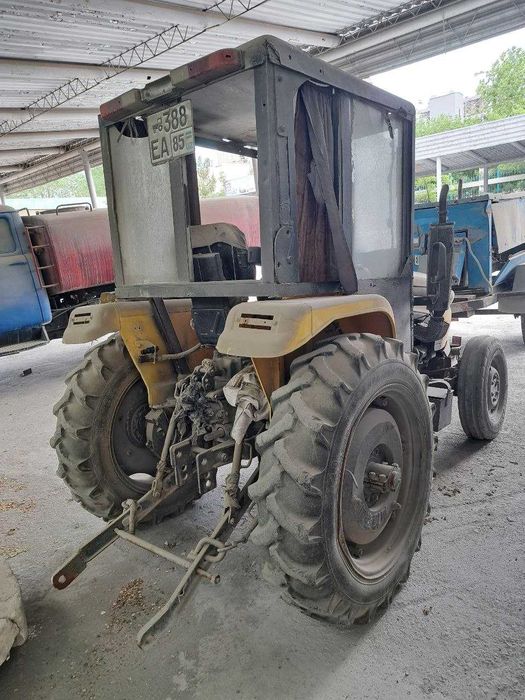 Traktor-Chimgan 404