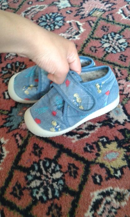 детски зимни пантофи и боти за момче