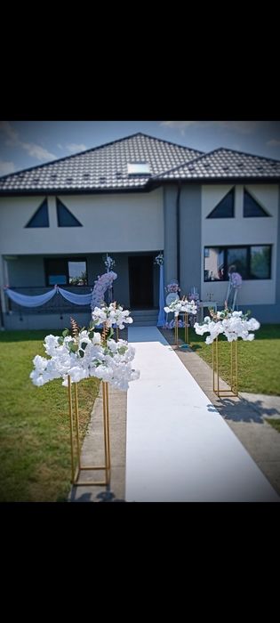 Aranjamente nunta, manechini, măsuță gatit, decor bride,