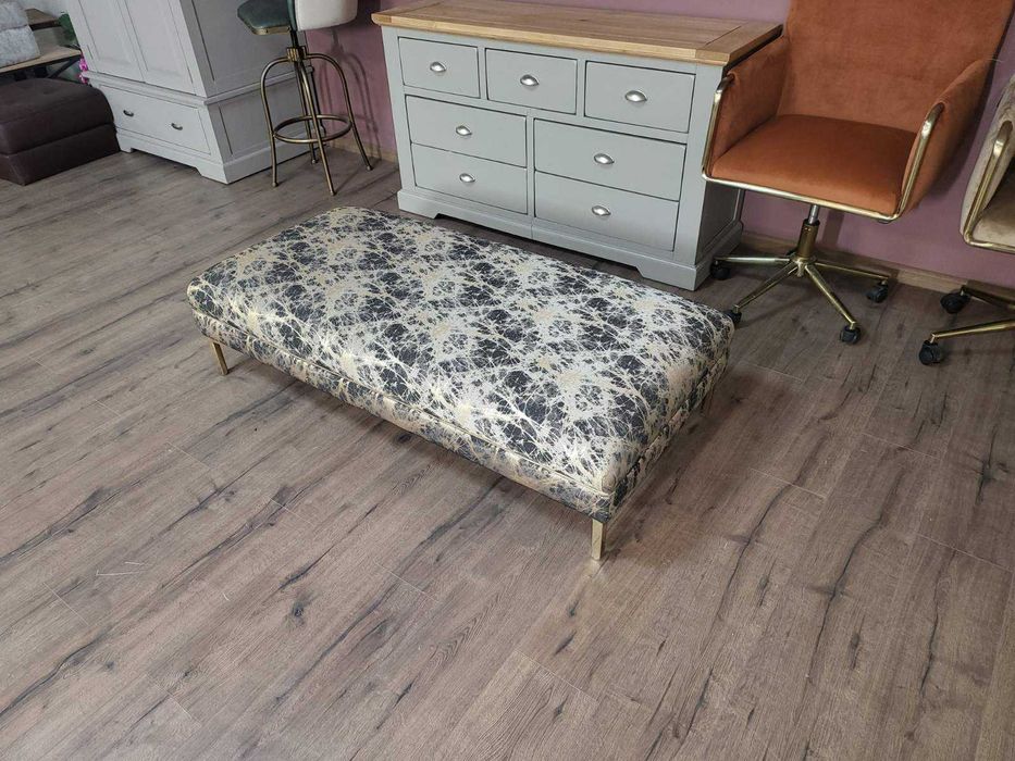 Голяма табуретка от плат