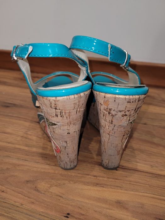 Зелени сандали на платформа