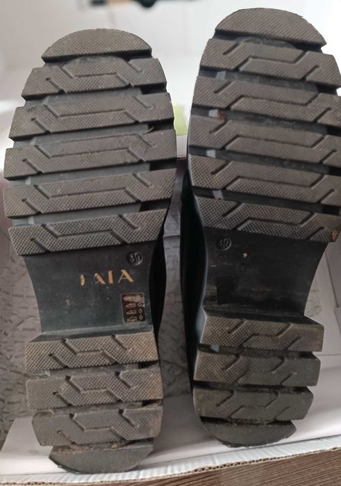 Продавам чисто нови дамски обувки Clarks номер 41