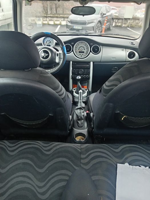 Mini one impecabil, an 2004