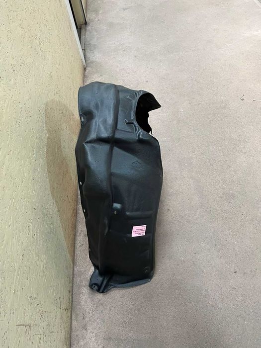 Подкрылок подкрыльник на Тойота Венза 2009-/ Toyota Venza 2012 г