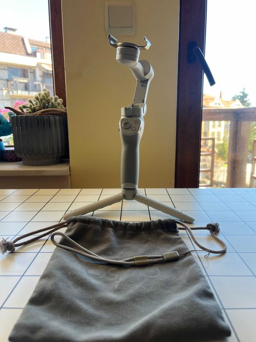 DJI Osmo Mobile 4 / OM4 - Гимбал/Стабилизатор за Смартфон | Като Нов