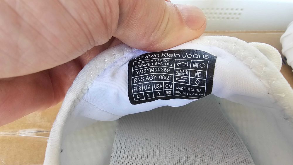 Оригинални нови маратонки. Calvin Klein.