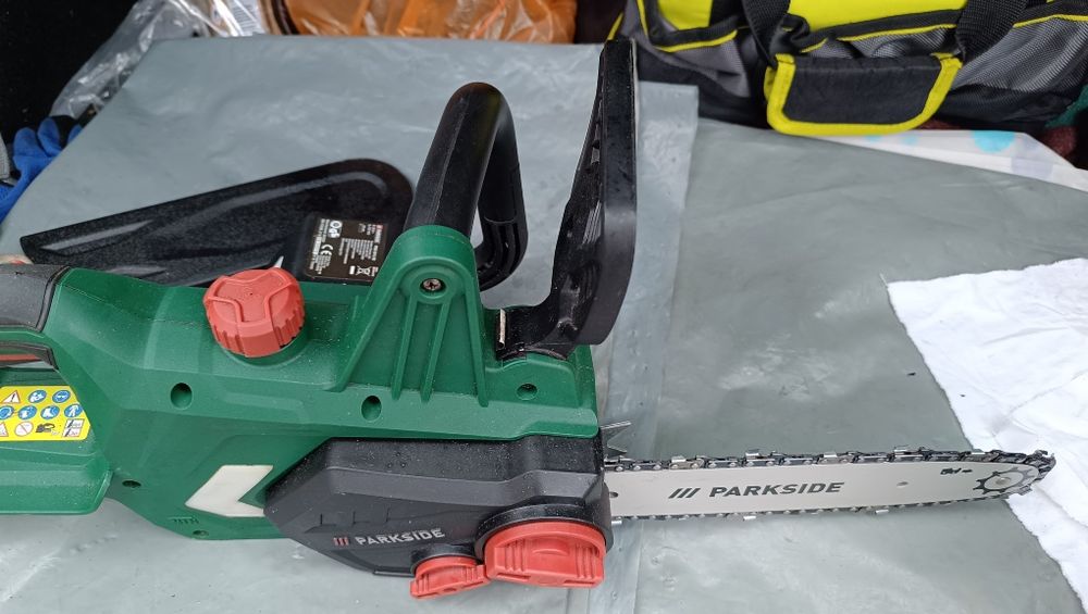 Акумулаторен верижен трион parkside