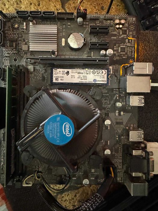 Kit placa de baza Asus Prime B360M-K+ cpu i3-8300