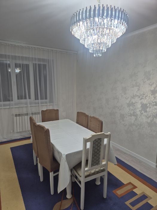 Стол со стульями