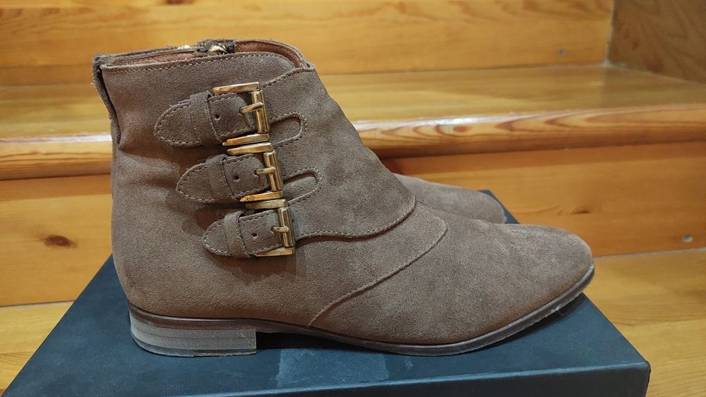 Полусапожки от Massimodutti.