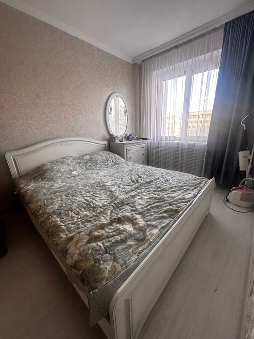 Продам спальный гарнитур