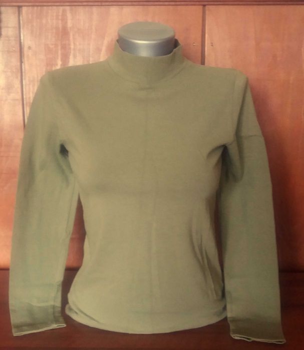 Фино мохерно поло и много зимни блузи по 5 € една.