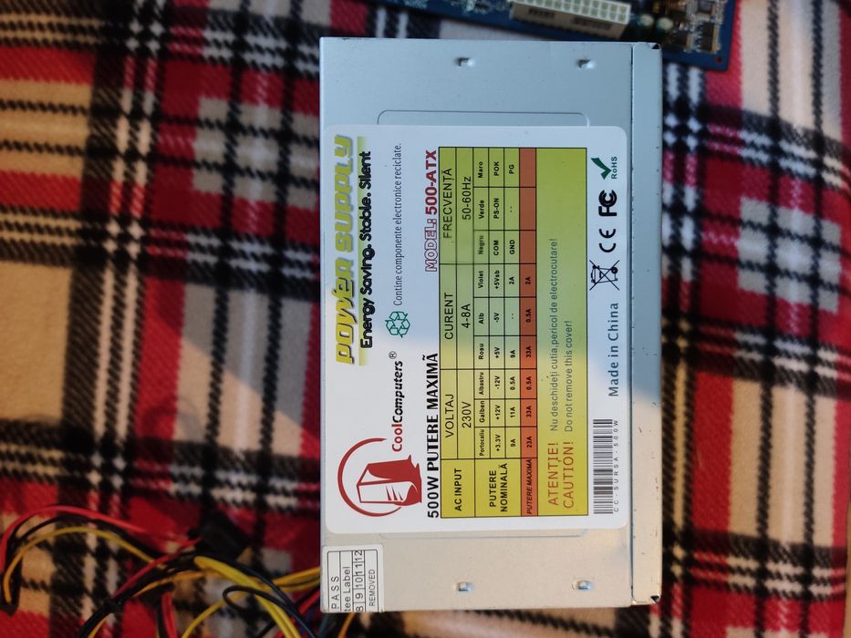 Vand piese de calculatoare