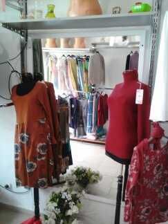 останало оборудване на магазин за конфекция