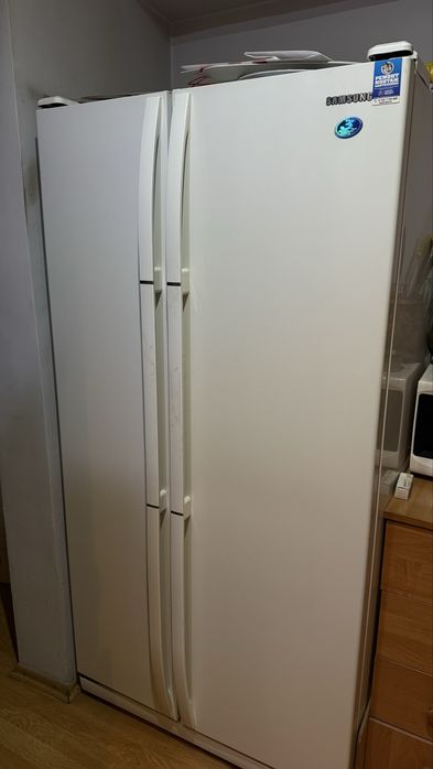 Продам холодильник Samsung