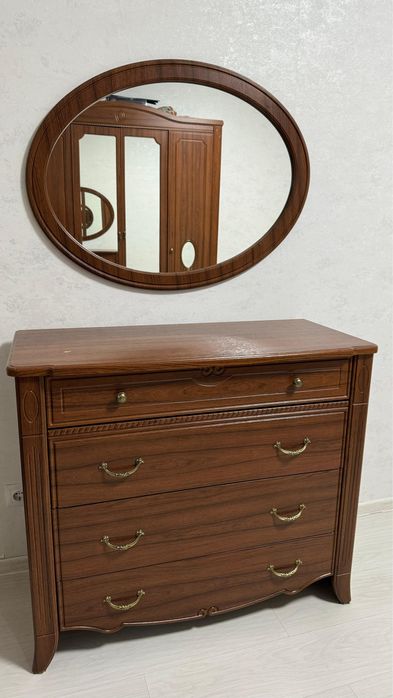 Продам спальный гарнитур