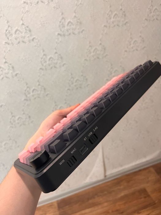 Продам клавиатуру Ajazz ak820max