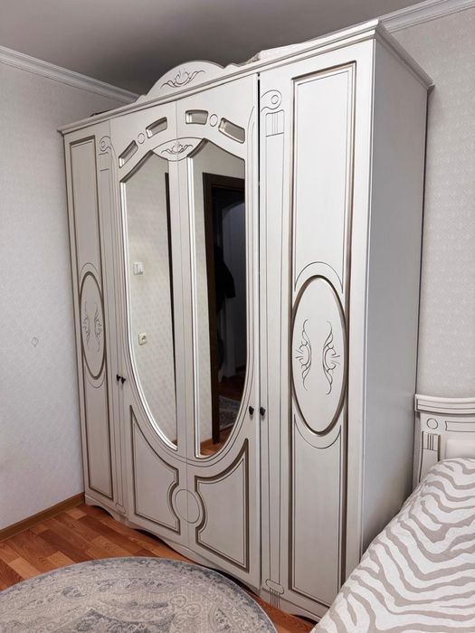 Продам спальний гарнитур