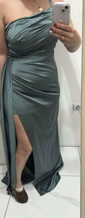 Официална рокляя