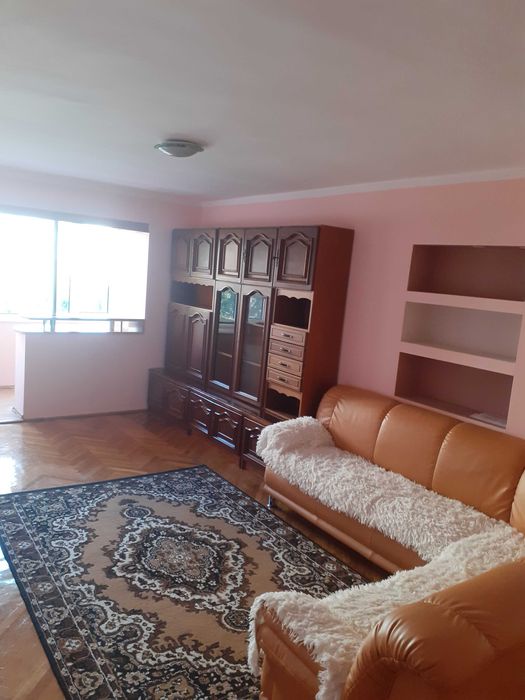 Închiriez apartament cu doua camere