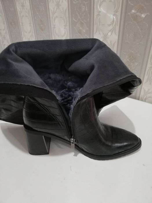 Продам зимние сапоги