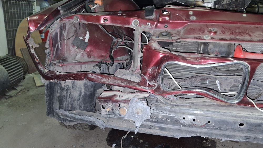 Бмв е36.   .седан