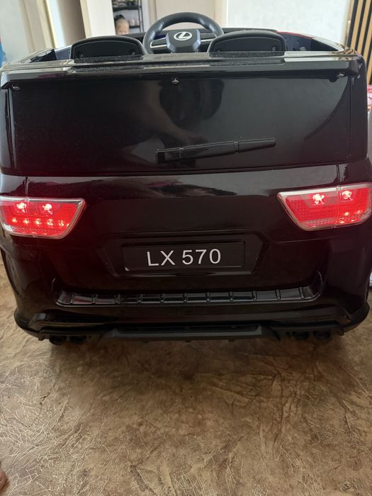 Продам машину электромобиль Lexus