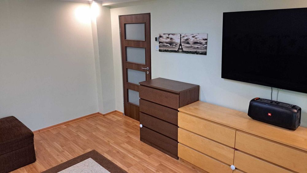 Particular inchiriez apartament cu 2 camere confort 1,  statia metrou Pacii