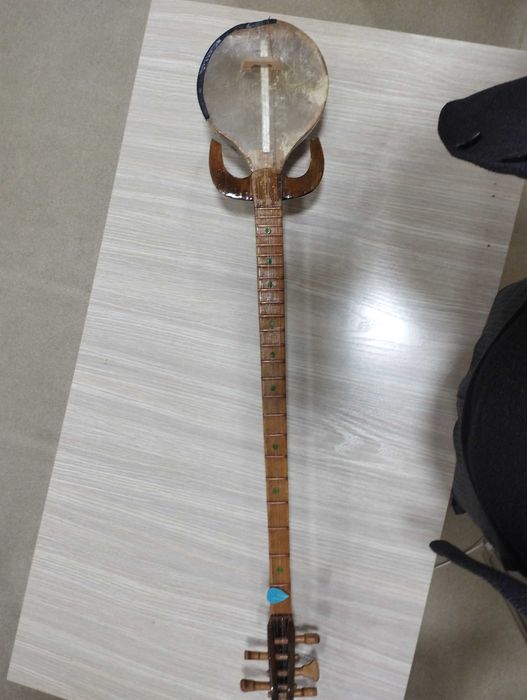 Рубоб чолғу асбоби (қадимги) жуда ажойиб.