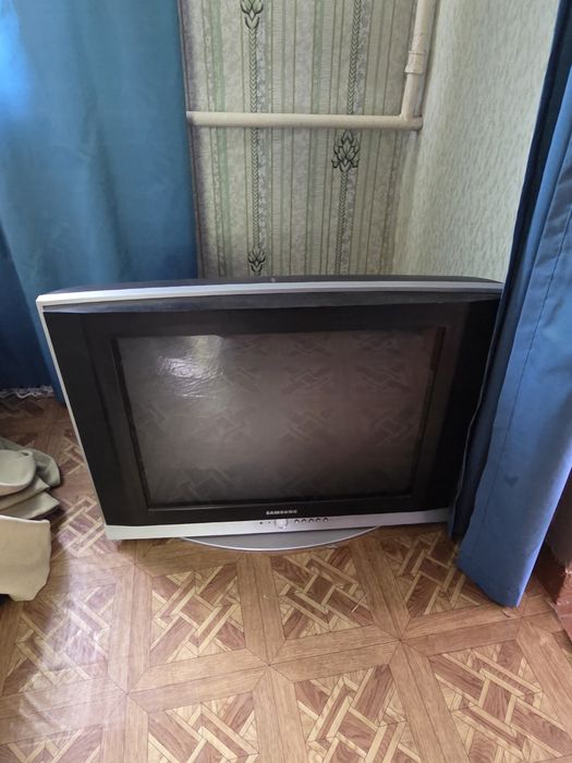 Телевизор samsung