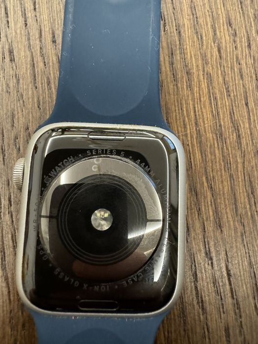 Часовник Apple Watch 5, 44mm