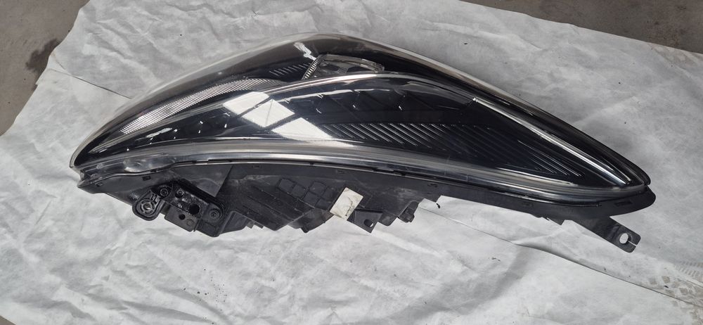 Far Bi-xenon hyundai i40 facelift faruri stanga dreapta original