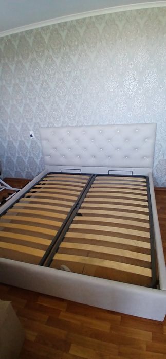 Продам кровать без матраса