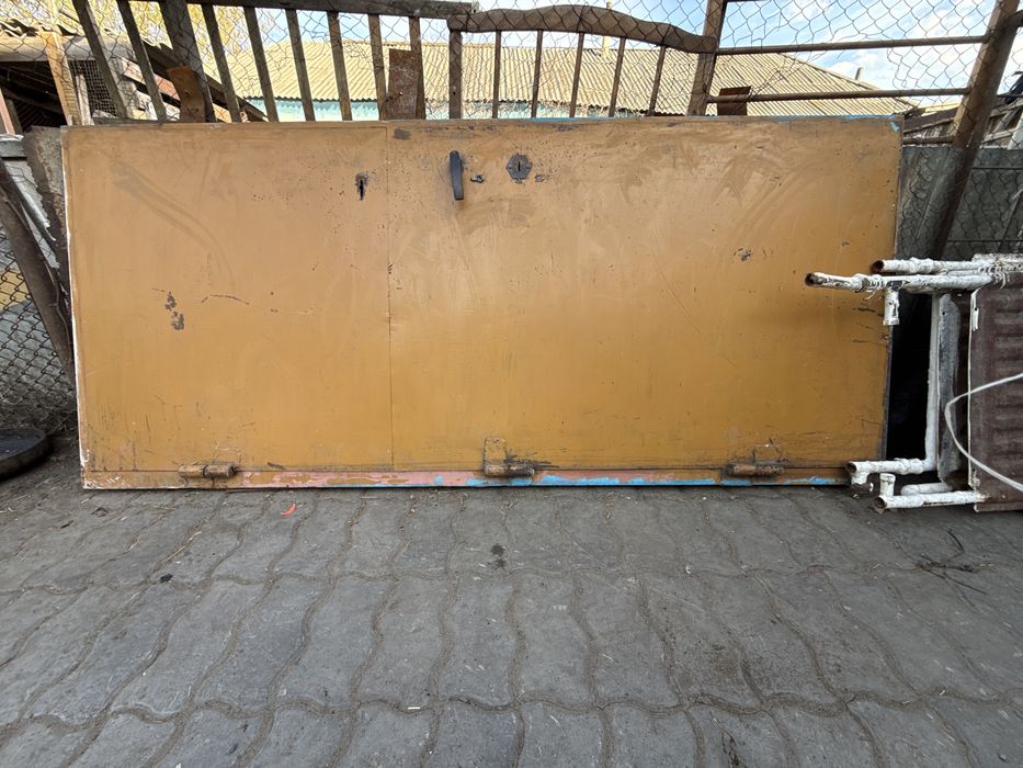 Дверь железная входная, б/у