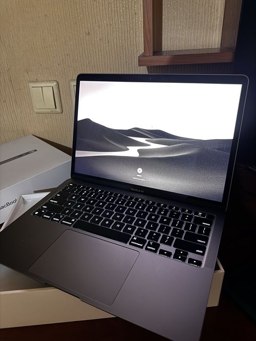 Macbook m1 8/256 39cyckl