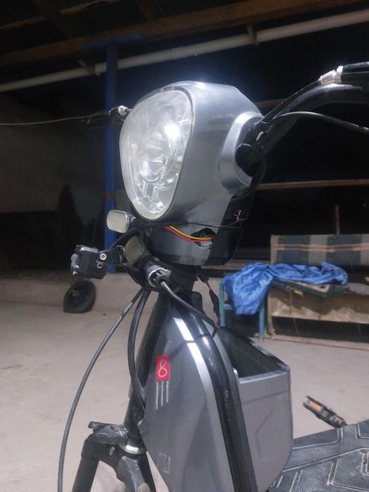 Скутер сатылады.