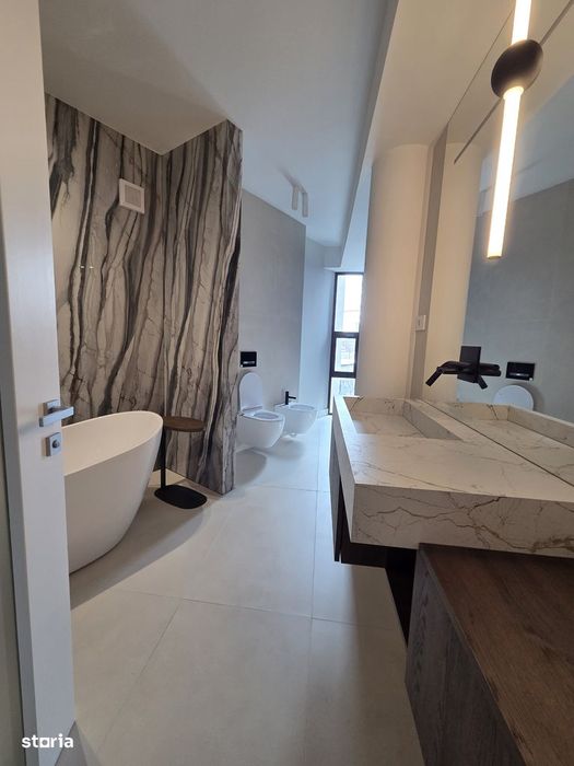 Vilă cu arhitectură futuristă și design avangardist la Cheie