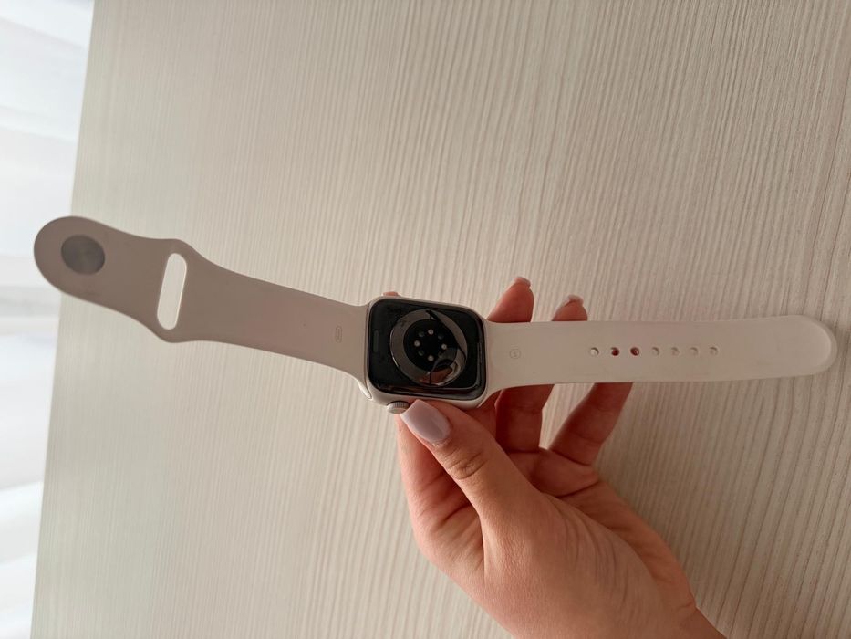 Apple Watch Seria 7 Starlight 45 mm