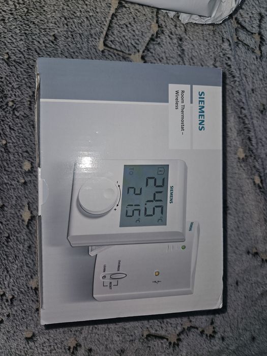 Termostat NOU Siemens RDH100RF