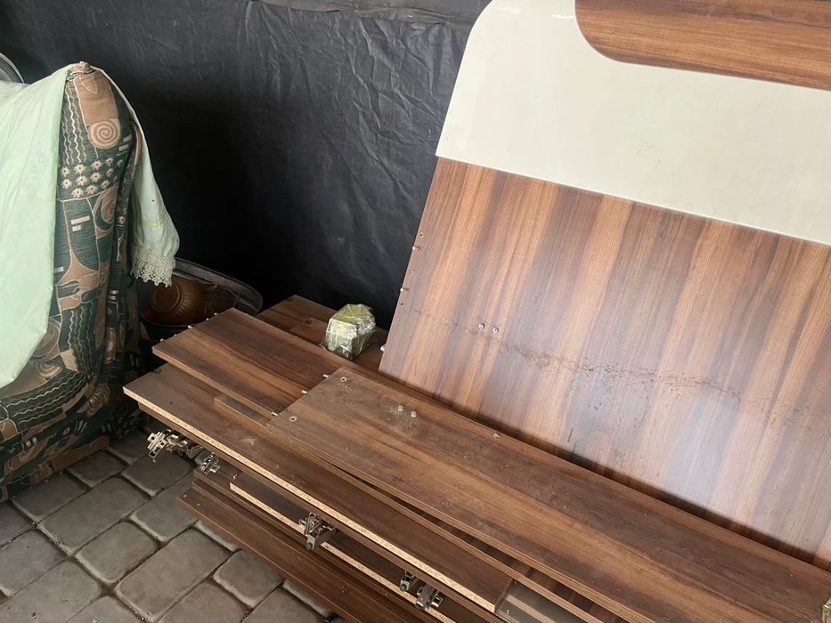 Продам спальный гарнитур