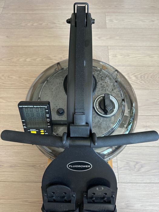 Rower(aparat de vâslit cu apa)