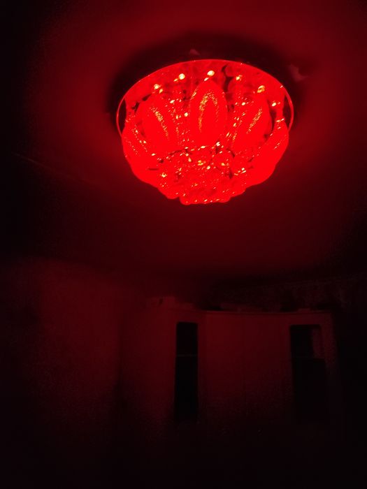 Продается люстра