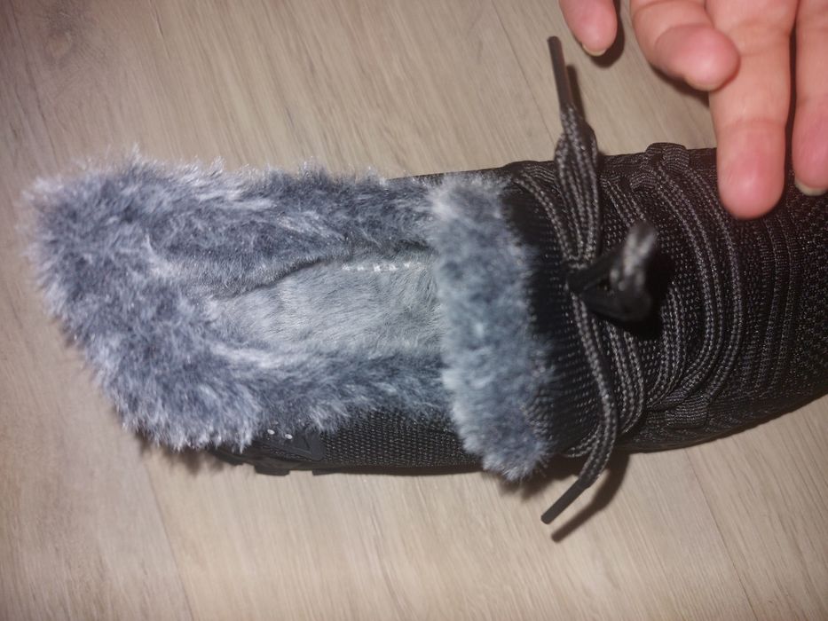 Продам зимние ботинки с мехом