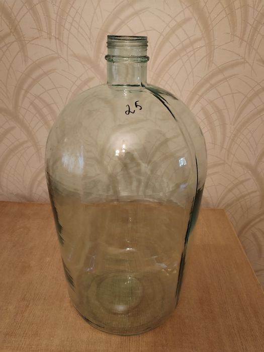 Бутыли стеклянные