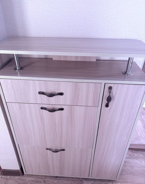 Срочно продам шкаф- обувницу