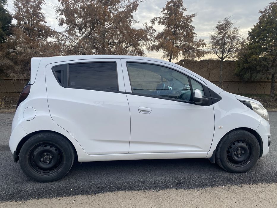 Spark 2018 yil oq  2 pazitsiya