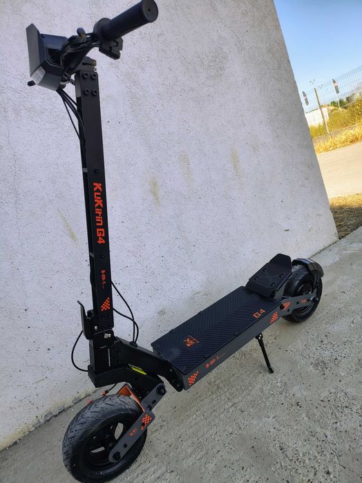 Vând trotineta electrica Kukirin G4