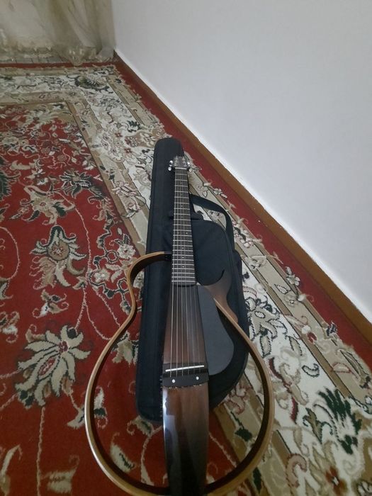 Jiagarrang gitara: yamaha