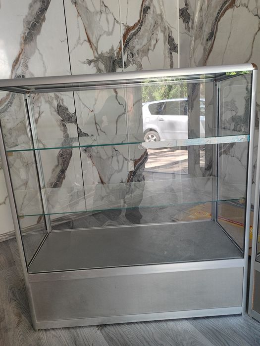 Ветрина бу в хорошем состоянии