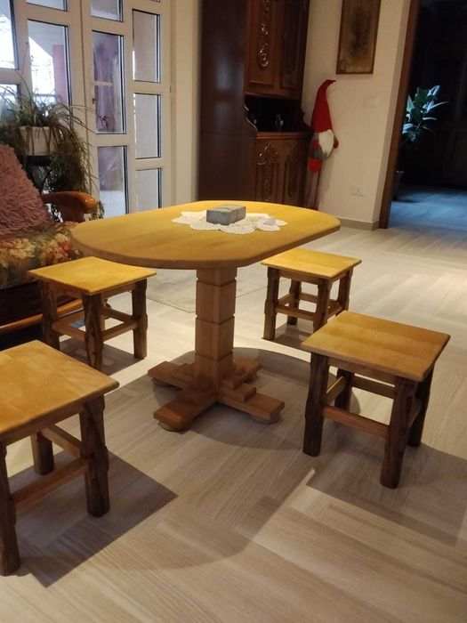 Măsuță mica cu 4 tamburele